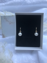 Load image into Gallery viewer, 14K Solid Gold Pearl Earrings