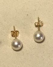 Load image into Gallery viewer, 14K Solid Gold Freshwater Pearl Earrings