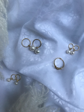 Load image into Gallery viewer, 14K Solid Gold Pearl Earrings