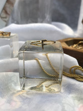 Load image into Gallery viewer, 14K Solid Gold Initial "F" Ring