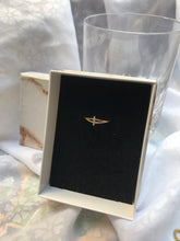 Load image into Gallery viewer, 14K Solid Gold Initial "I" Ring