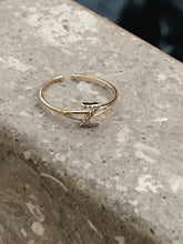 Load image into Gallery viewer, 14K Solid Gold Initial "Z" Ring