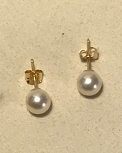 Load image into Gallery viewer, 14K Solid Gold Freshwater Pearl Earrings
