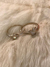 Load image into Gallery viewer, 14K Solid Yellow Gold Leaf Ring
